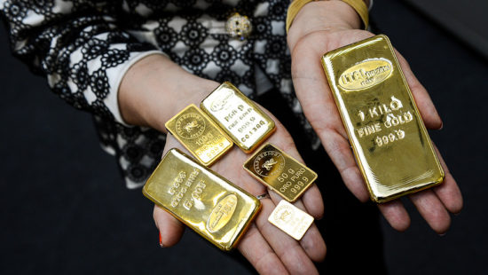 Цены, конечно, зависят от курса золота